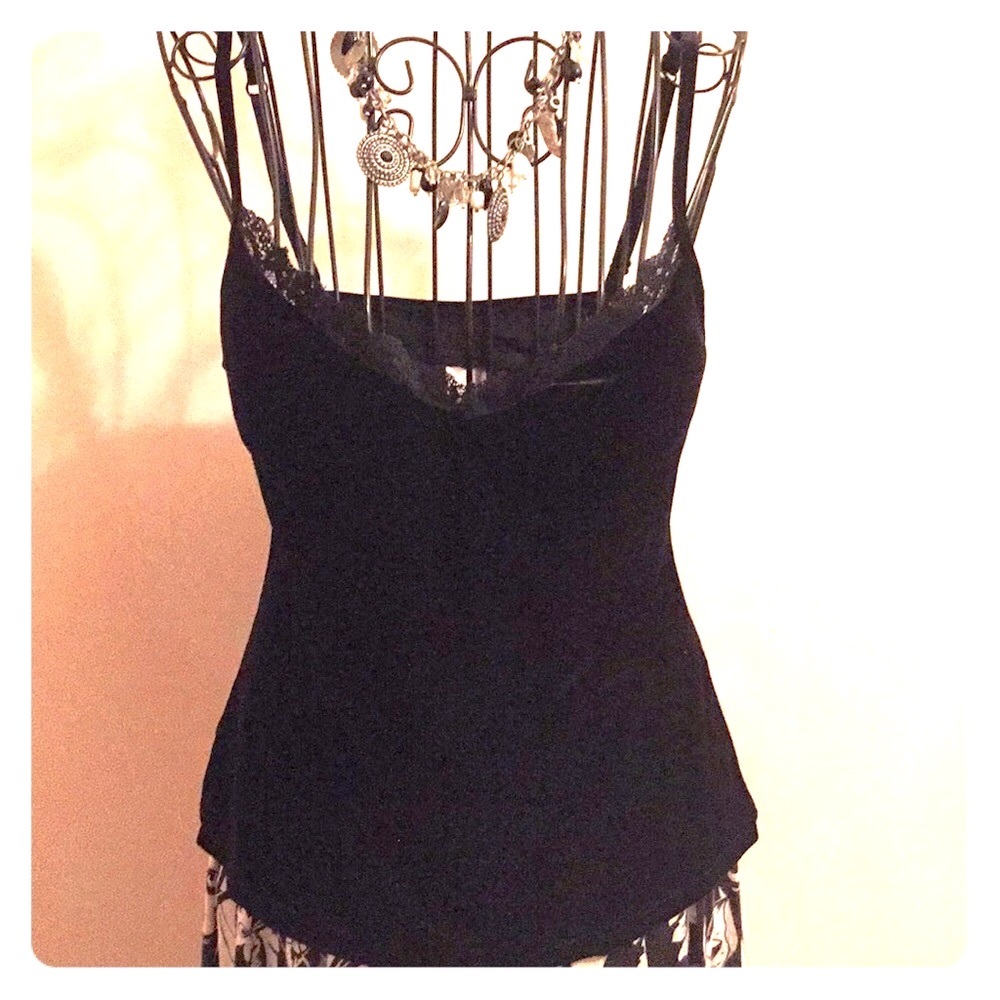 💲🔻 Velvety Fitted Camisole with Lace Neckline